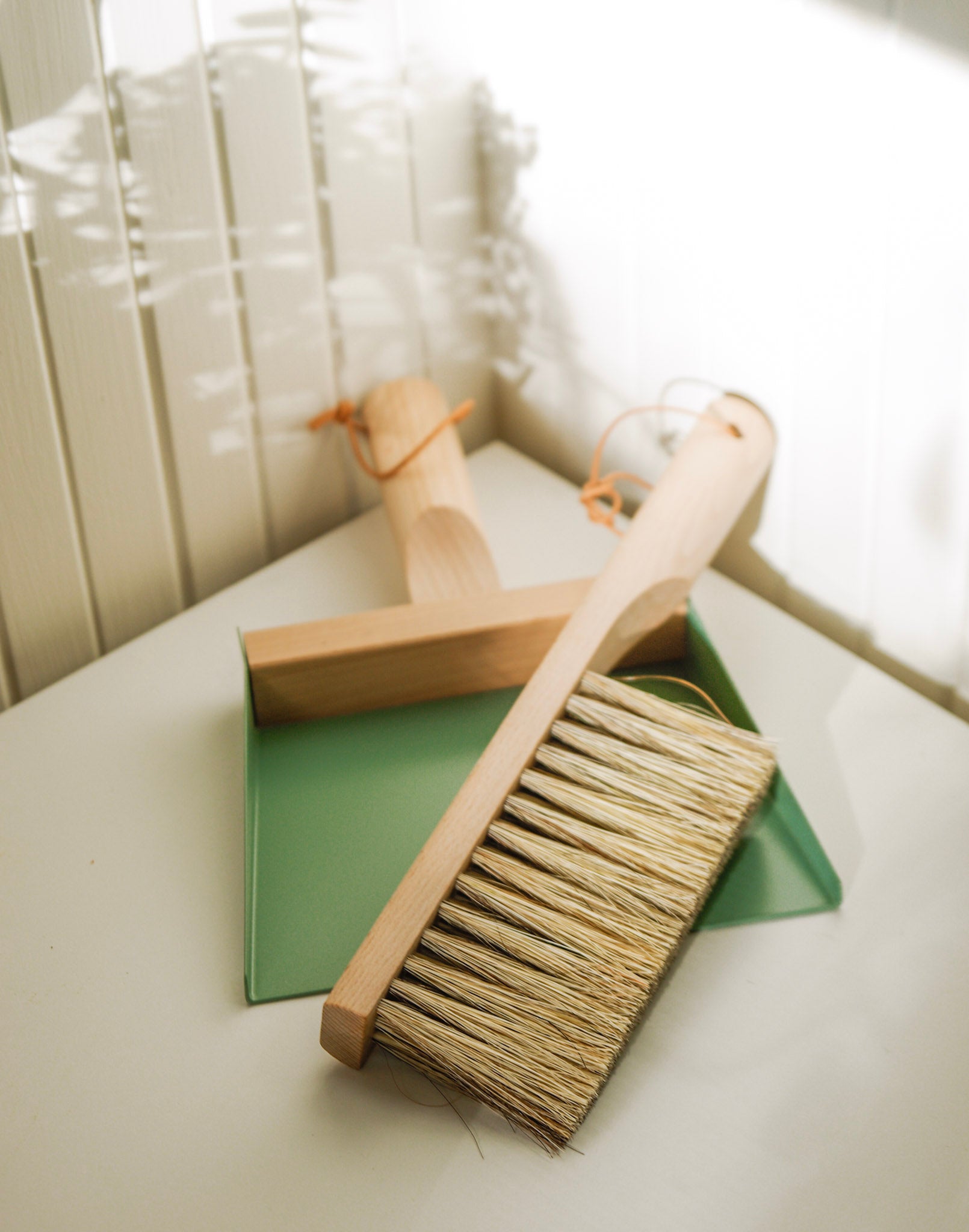 Andree Jardin NATURAL SAGE "Mr & Mrs Clynk"  Hand Brush, Dustpan and Wall Hooks - Image 3
