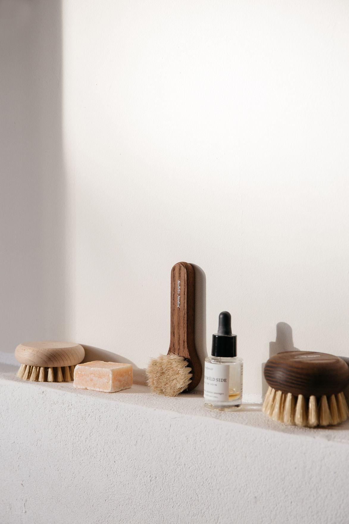 Andree Jardin Ash Wood Heritage Facial Cleansing Brush - Image 3