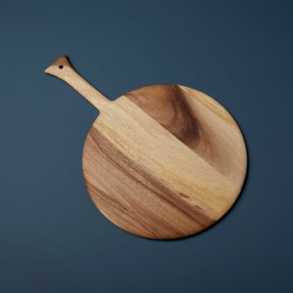 Planche ronde en bois d’acacia avec manche, Moyen