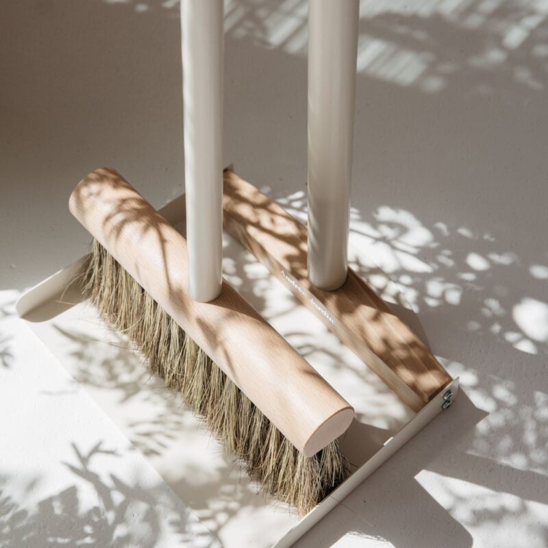 Andree Jardin NATURAL CREAM  "Mr & Mrs Clynk" Large Complet Dustpan & Hand Brush
