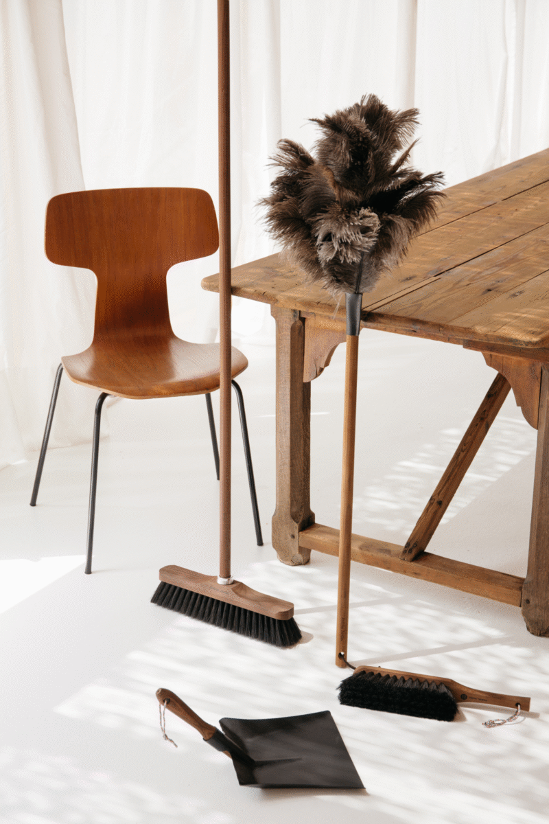 Andree Jardin "Heritage" 43cm Ash Wood Outdoor Broom Head with Black Fibers - Image 8