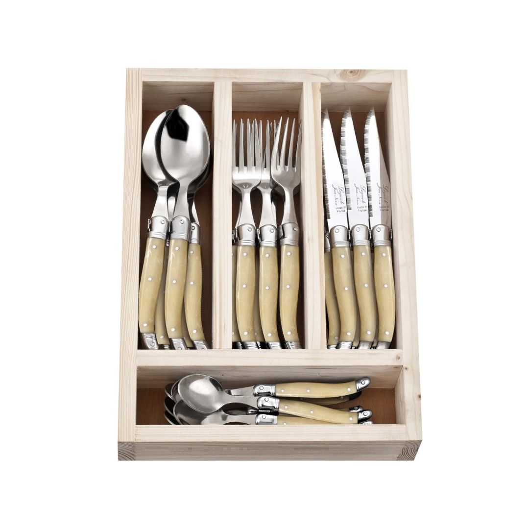 Service de couverts Laguiole 24 pièces, corne pâle dans un coffret en bois avec couvercle en acrylique