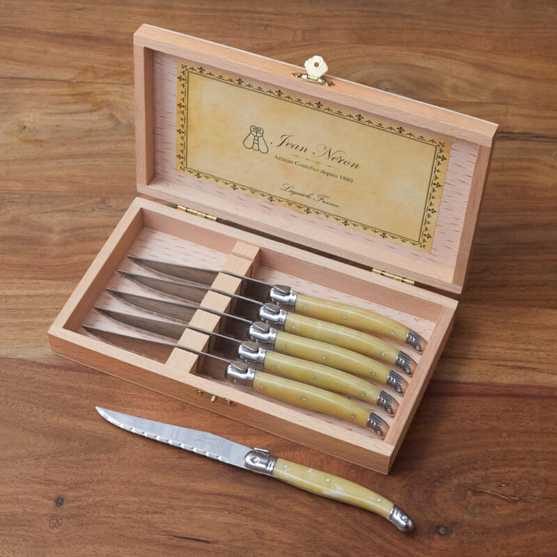Set de 6 Couteaux à Steak Laguiole, Corne Claire dans Boîte de Présentation en Bois