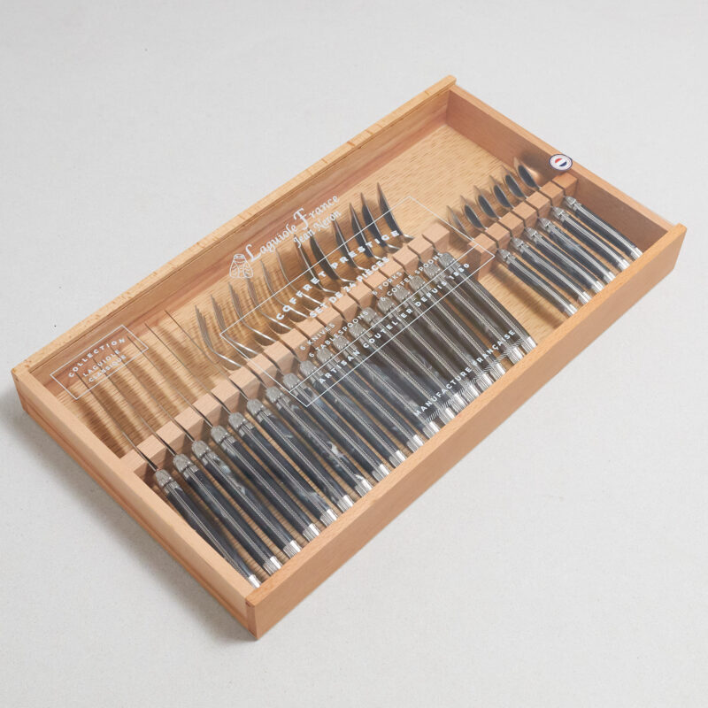 Service de Couverts Laguiole 24 Pièces, Platine Marbre Noir dans Coffret Bois avec Couvercle Acrylique