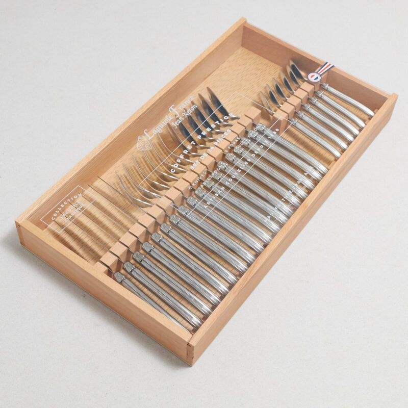 Service de couverts Laguiole 24 pièces, acier inoxydable platine dans un coffret en bois avec couvercle en acrylique