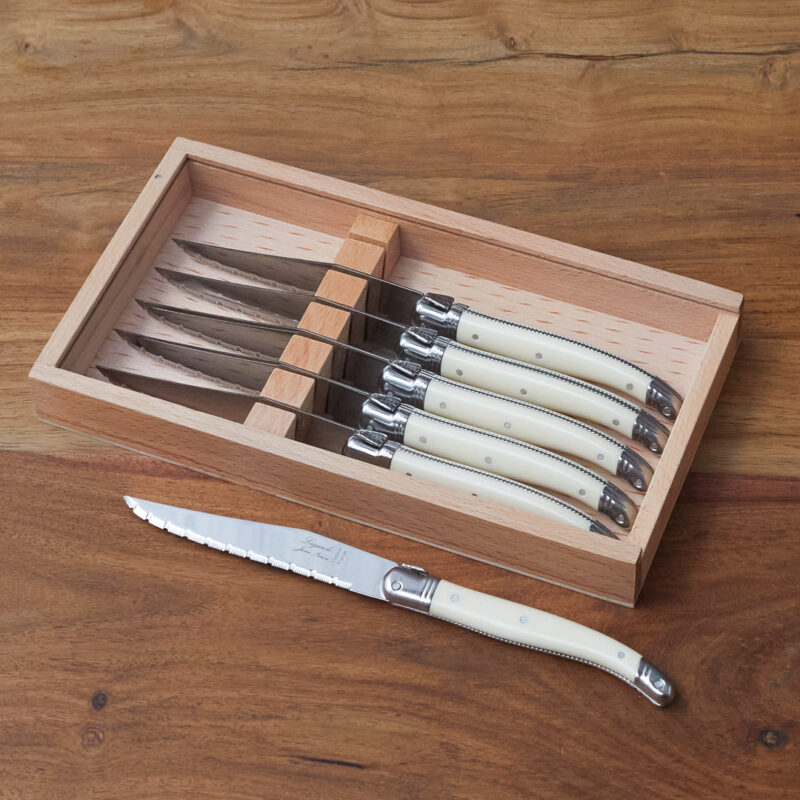 Set de 6 Couteaux à Steak Laguiole, Platine Ivoire dans Boîte en Bois avec Couvercle en Acrylique